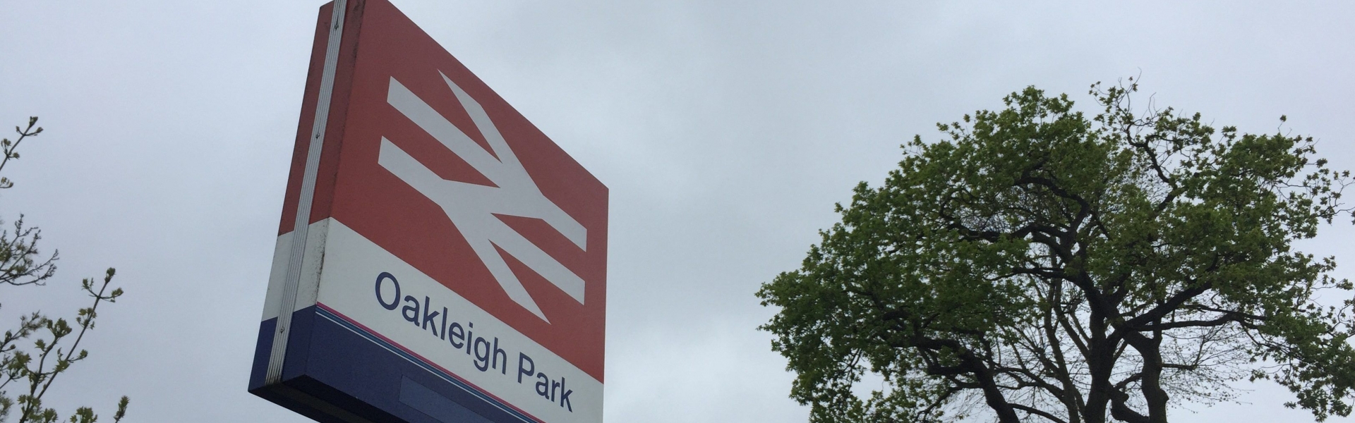 Oakleigh Park station sign