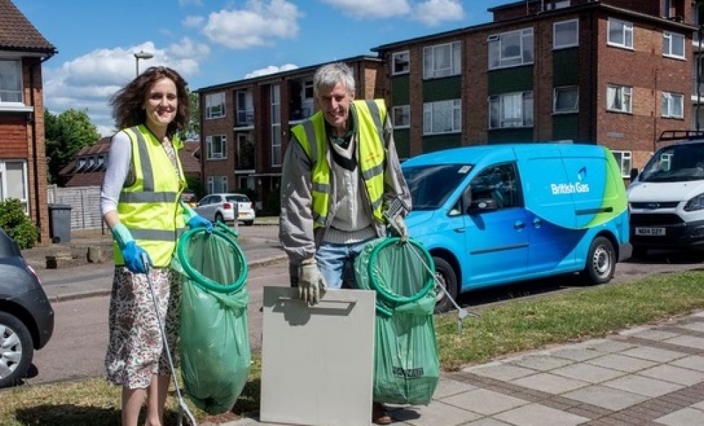 Theresa Villiers takes part in volunteer litter-pick in Whetstone
