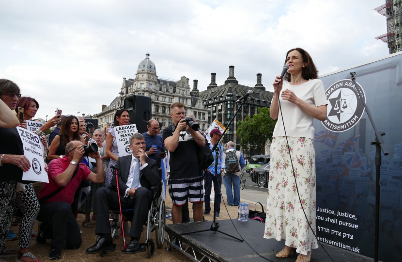 Theresa Villiers addresses rally against antisemitism