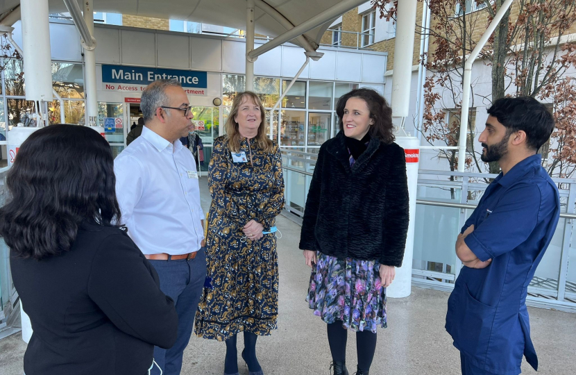Theresa Villiers MP visits Barnet Hospital