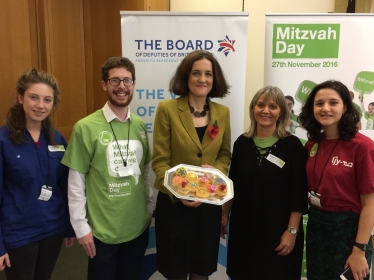 Theresa Villiers at Mitzvah Day event