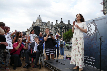 Theresa Villiers speaks at a rally against antisemitism