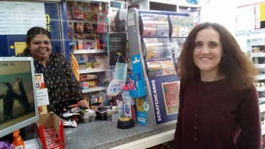 Theresa Villiers visits shop in Hampden Square