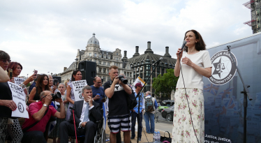 Theresa Villiers MP addresses 2018 protest about antisemitism in the Labour Party